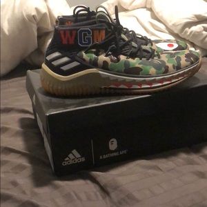 BAPE DAME 4 SIZE 8 1/2